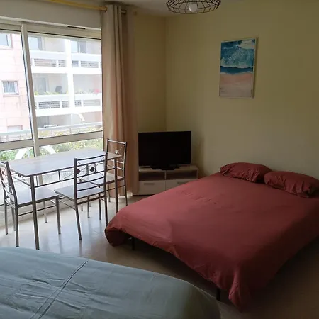 Apartment T1 Confortable Situe 100m Plage Des Minimes